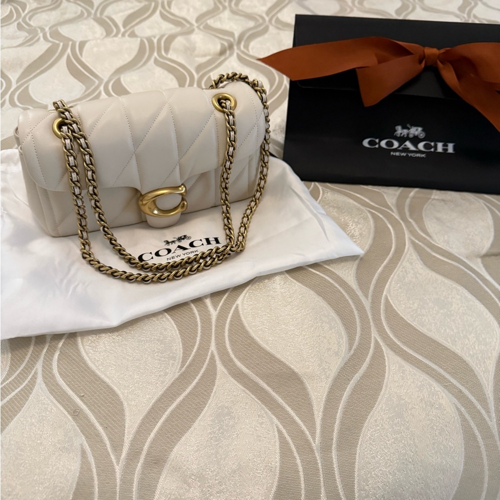 Coach Tabby 20 Shoulder Bag